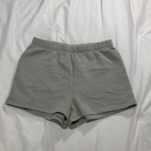 TNA perfect fit cozy sweatfleece micro short in sage green